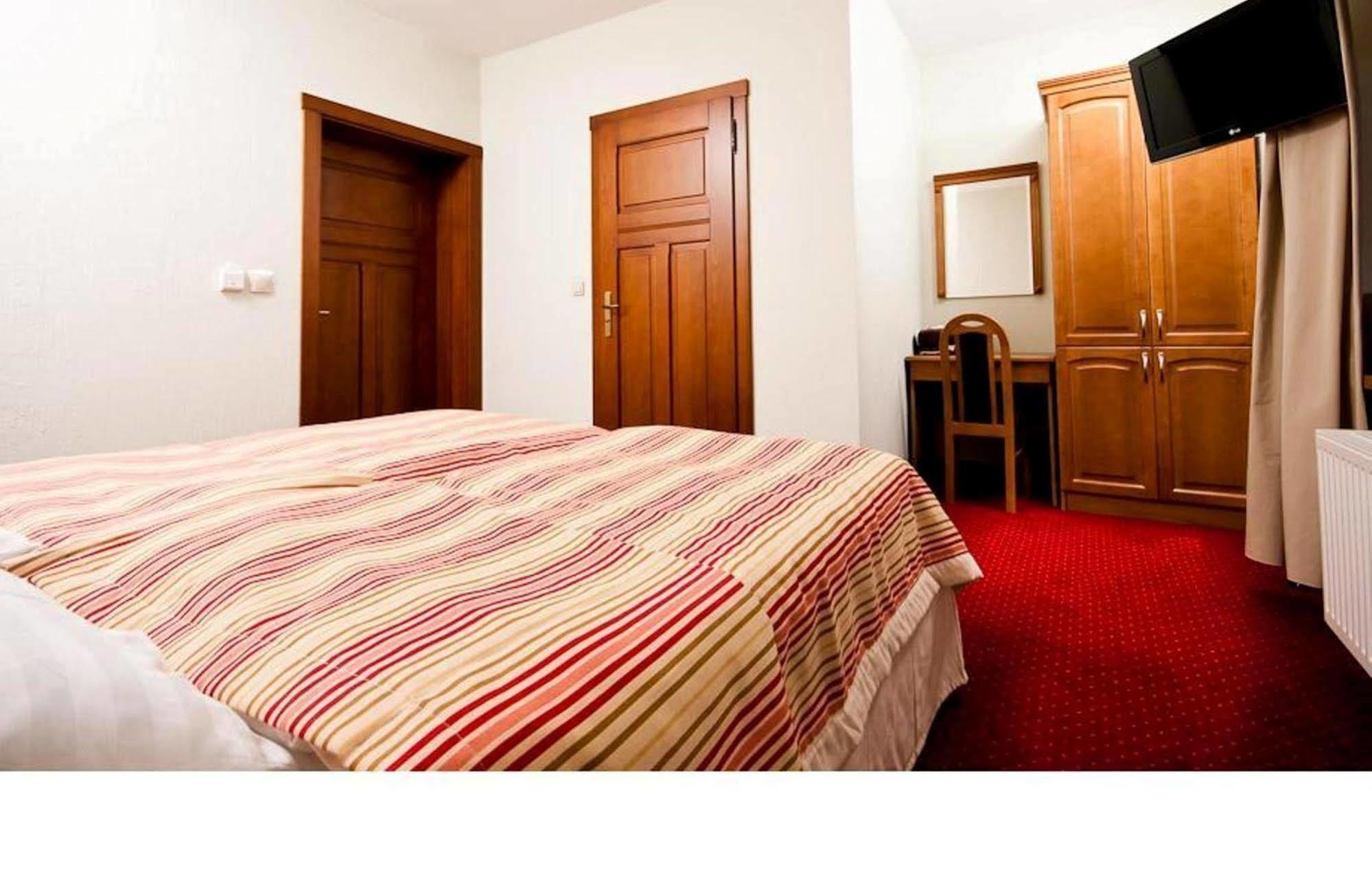 Przystanek Bavaria - Sauny, Parking Oraz Wstep Do Parku Bajek W Cenie! Карпач Екстер'єр фото
